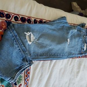 Levi's jeans size 28